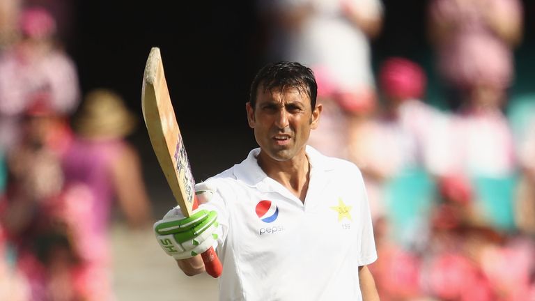 SYDNEY, AUSTRALIA - JANUARY 05:  Younis Khan of Pakistan celebrates his century during day three of the Third Test match between Australia and Pakistan at 