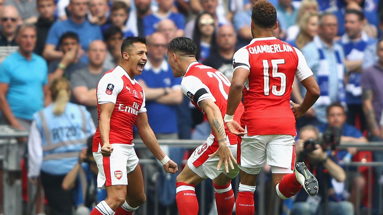 Arsenal 2 - 1 Chelsea - Match Report & Highlights