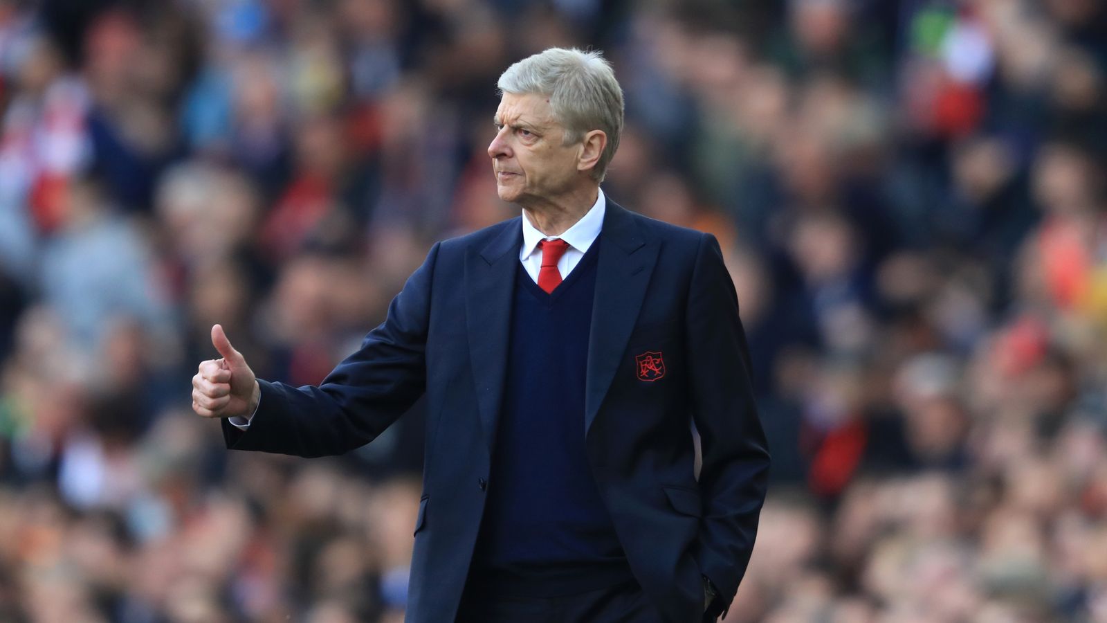 Arsene Wenger vows to give medal away again if Arsenal win ...