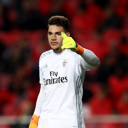 City sign goalkeeper Ederson