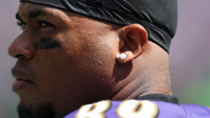 BALTIMORE, MD - SEPTEMBER 11: Wide receiver Steve Smith Sr. #89 of the Baltimore Ravens looks on before playing the Buffalo Bills at M&T Bank Stadium on Se