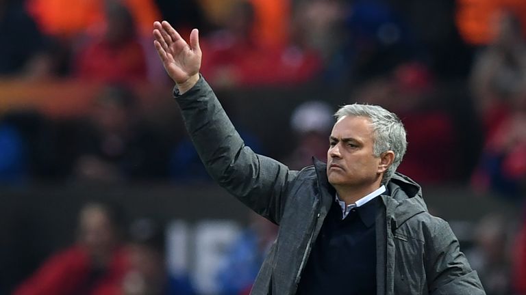 Jose Mourinho blieb in seiner ersten Saison bei Manchester United hinter den Erwartungen zurück. 