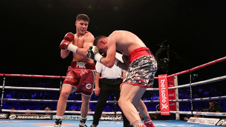 THE HOMECOMING PROMOTION
BARCLAYCARD ARENA,
BIRMINGHAM
PIC;LAWRENCE LUSTIG
Welterweight contest, JOSH KELLY V JONY VINA 

