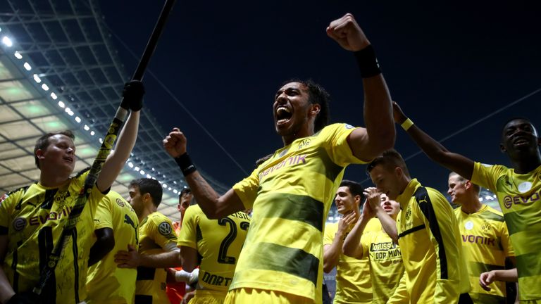 Pierre-Emerick Aubameyang celebrates after the win