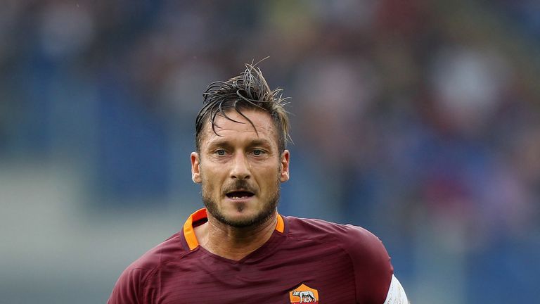 Francesco Totti in action during the Serie A match between Roma and Sampdoria on September 11, 2016