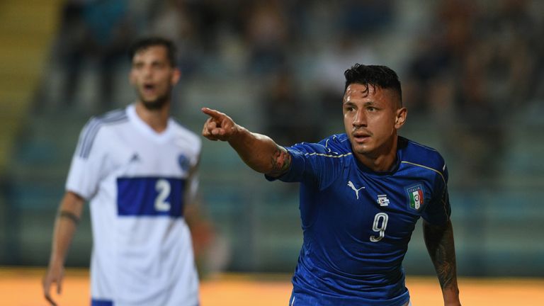 EMPOLI, ITALY - MAY 31:  Gianluca Lapadula of Italy #9 celebrates after scoring the opening goal during the international friendy match played between Ital