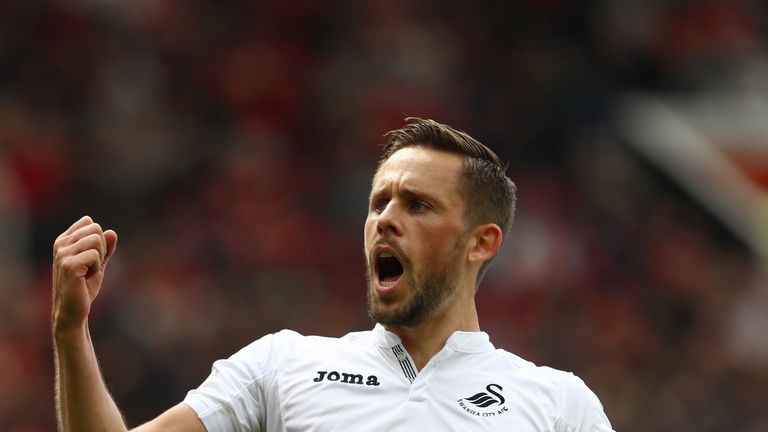 Gylfi Sigurdsson says the relegation battle will go down to the final day 