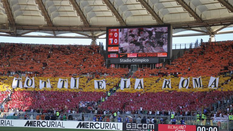 ROME, ITALY - MAY 28:  AS Roma fans greet Francesco Totti for his last match during the Serie A match between AS Roma and Genoa CFC at Stadio Olimpico on M