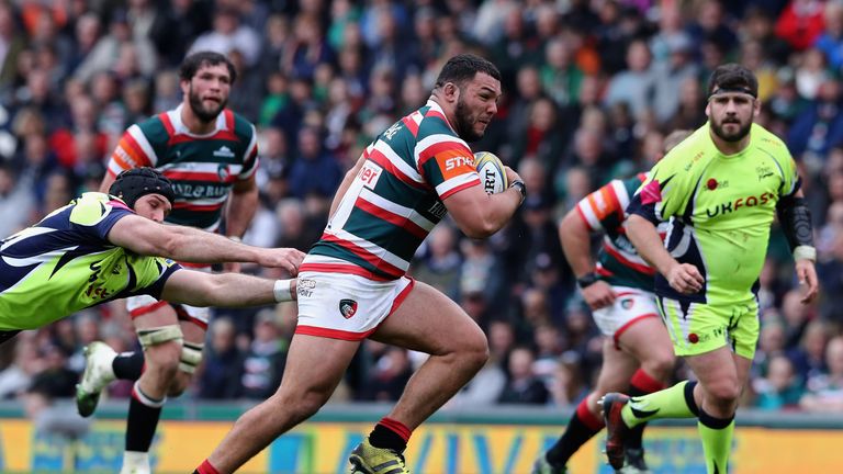 Ellis Genge charges forward against Sale