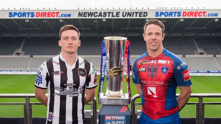 Widnes's Tom Gilmour and Wakefield's Sam Williams with the Betfred Super League trophy ahead of their Magic Weekend game