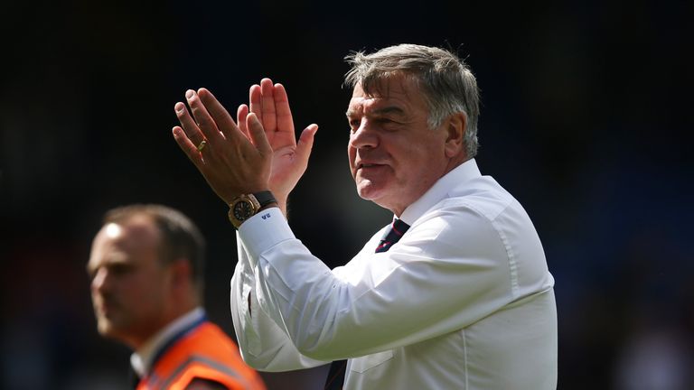 LONDON, ENGLAND - MAY 14: Sam Allardyce, Manager of Crystal Palace shows appreciation to the fans after the Premier League match between Crystal Palace and