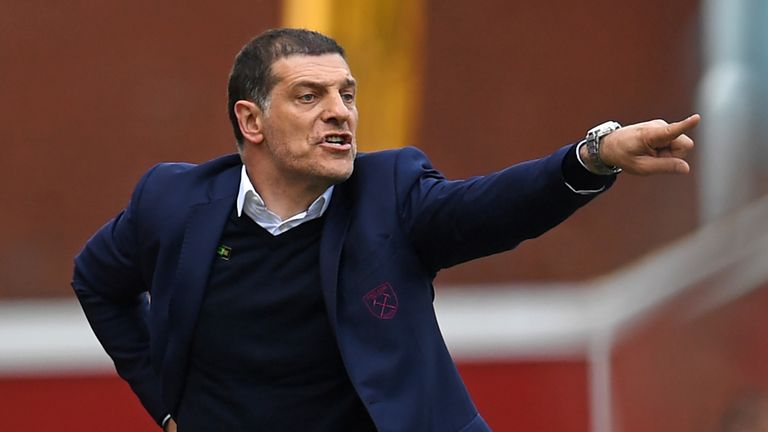 West Ham United's Croatian manager Slaven Bilic gestures on the touchline during the English Premier League football match between Stoke City and West Ham 