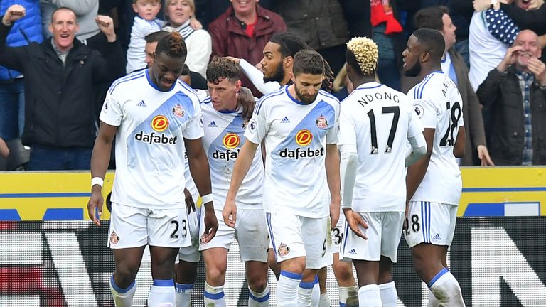 Sunderland's Billy Jones (left centre) celebrates with his team-mates after scoring his side's first goal during the Premier League match at the KCOM Stadi