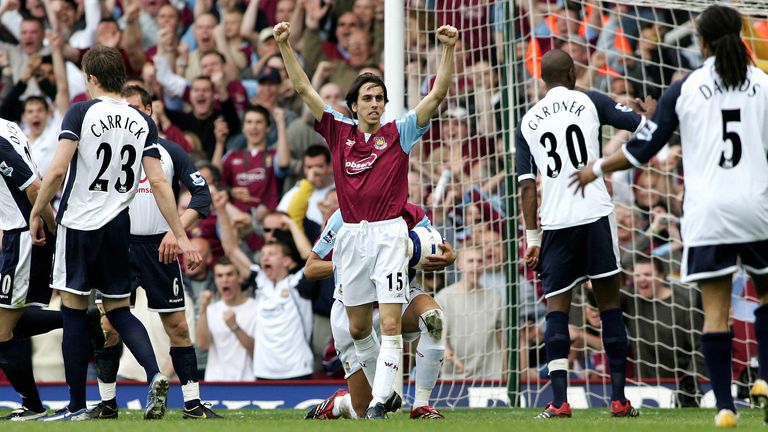 Yossi Benayoun celebrates scoring the winning goal against Tottenham