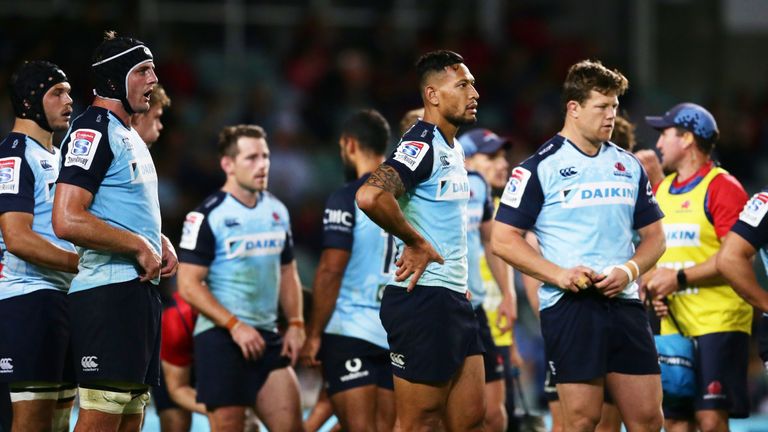 SYDNEY, AUSTRALIA - MAY 06:  Waratahs players look dejected after a Blues try during the round 11 Super Rugby match between the Waratahs and the Blues at A