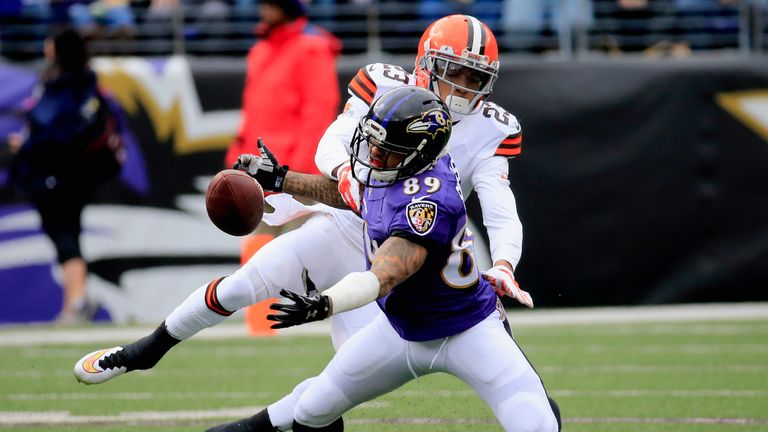 BALTIMORE, MD - DECEMBER 28:  Wide receiver Steve Smith #89 of the Baltimore Ravens is unable to make the catch against the defense of cornerback Joe Haden