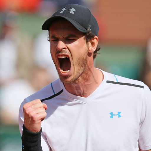 Murray fights through to semis