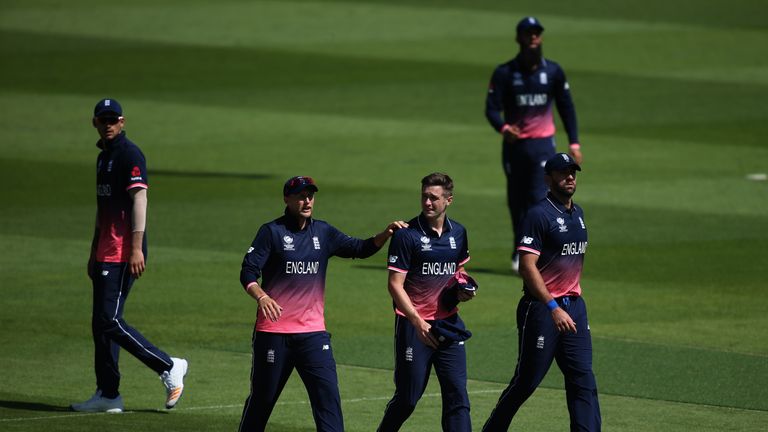 Chris Woakes of England leaves the field with an injury 