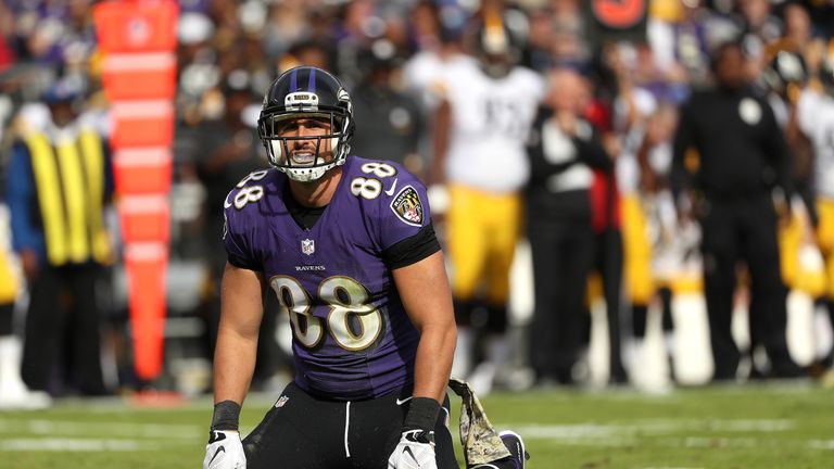 BALTIMORE, MD - NOVEMBER 6: Tight end Dennis Pitta #88 of the Baltimore Ravens looks on after missing a catch in the first quarter against the Pittsburgh S