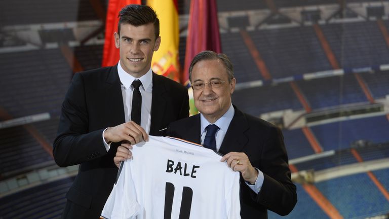 Gareth Bale poses with Florentino Perez at his Real Madrid unveiling