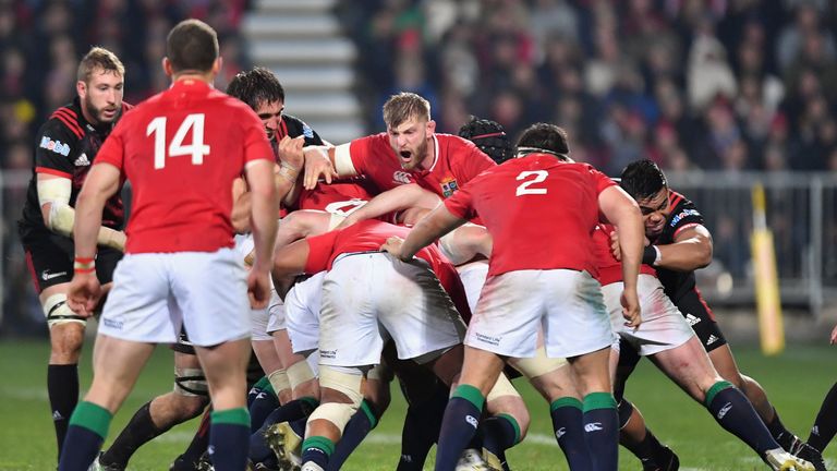 George Kruis in the thick of a driving maul against the Crusaders