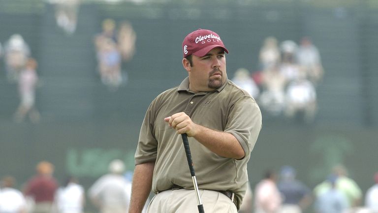 Kevin Stadler looks for a birdie  at Shinnecock Hills, site  of the 2004 U. S. Open, during first-round play June 17, 2004. (Photo by A. Messerschmidt/Gett