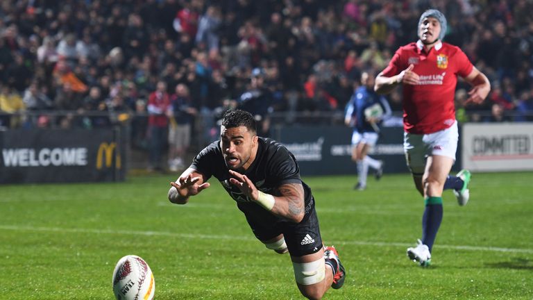 Liam Messam scored the Maori All Blacks' first try