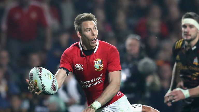 Liam Williams looks to offload against the Chiefs