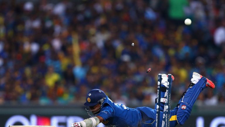SYDNEY, AUSTRALIA - MARCH 08:  Mahela Jayawardene of Sri Lanka is run out by Michael Clarke of Australia during the 2015 ICC Cricket World Cup match