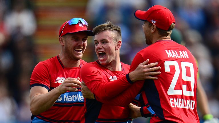 Mason Crane of England(C) celebrates the wicket of AB De Villiers of South Africa during the 3rd T20 International between England and South Africa