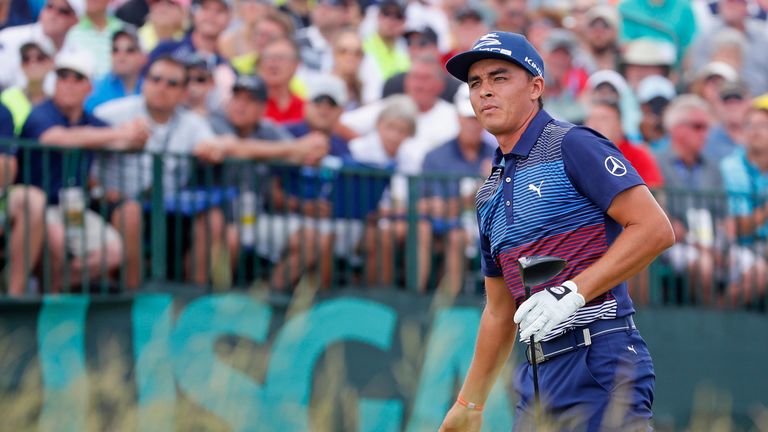 Rickie Fowler gets his third round underway