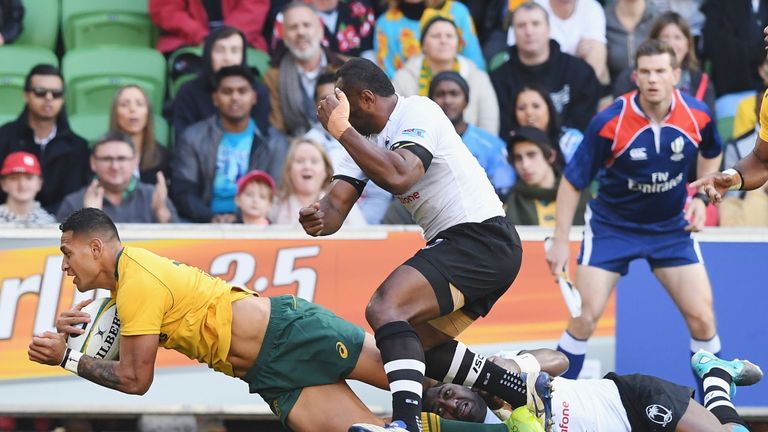 Folau scores the Wallabies' first try