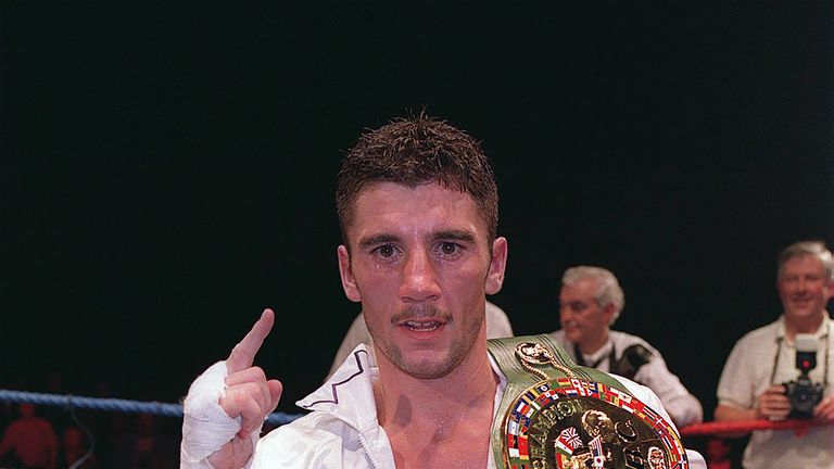 Wayne McCullough celebrates with the WBC Bantamweight title after defeating Johnny Bredahl