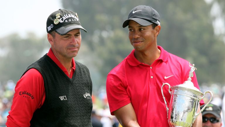 Woods (r) has not won a major since the 2008 success