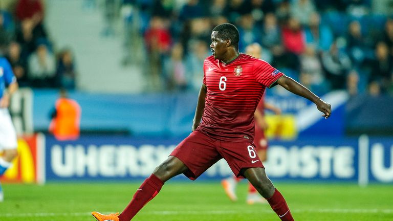 William Carvalho of Portugal controls the ball during the UEFA Under-21 European Championship 2015 match against Italy in 2015