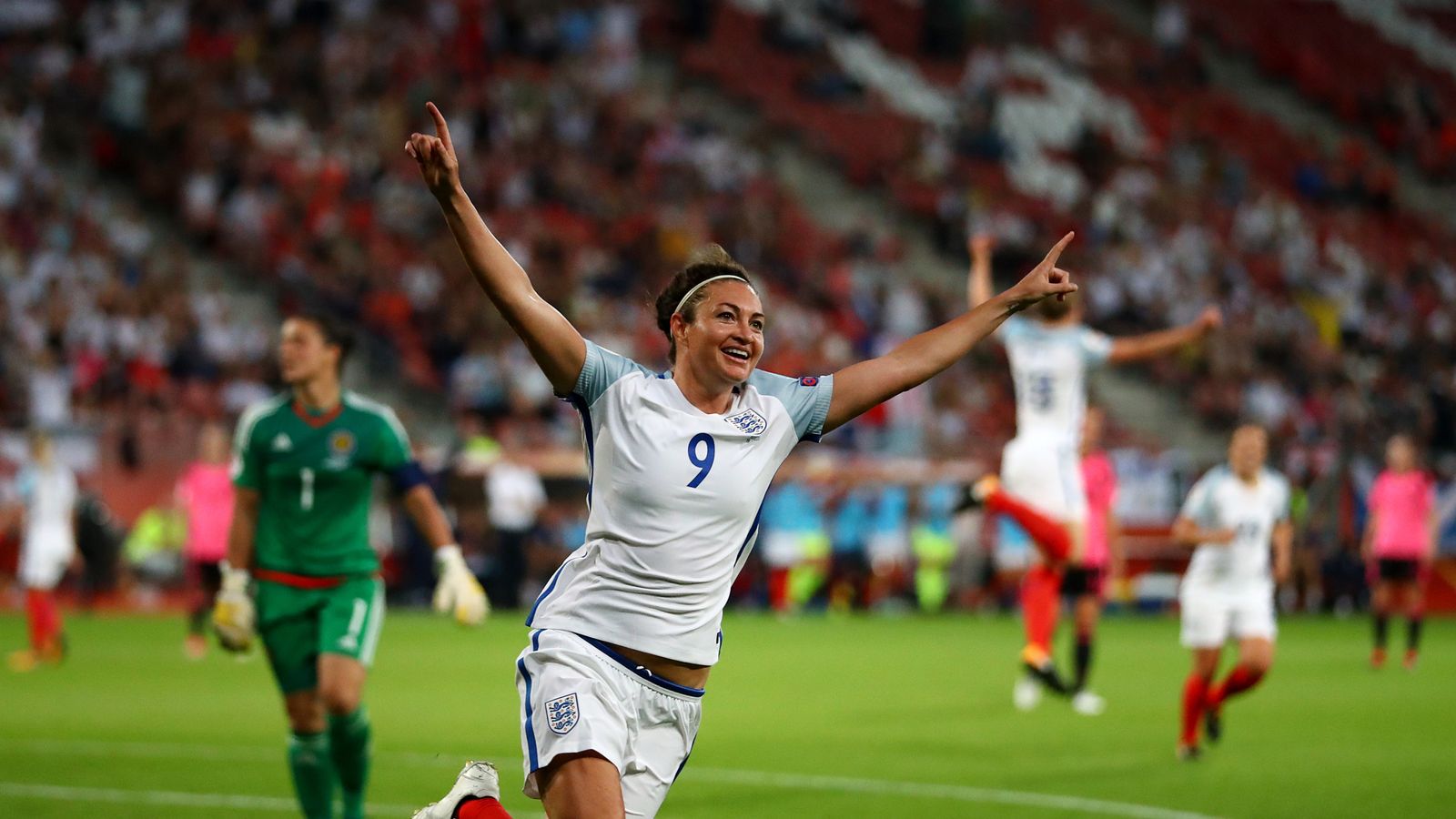 Jodie Taylor Called World Class By Mark Sampson As England Hit