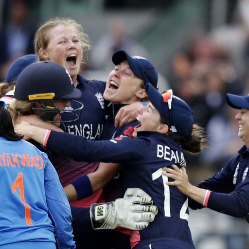 Shrubsole six-for wins World Cup