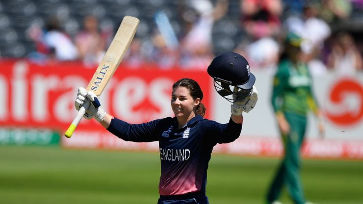 BRISTOL, ENGLAND - JULY 05:  England batsman Tammy Beaumont celebrates her century during the ICC Women's World Cup 2017 match between England and South Af
