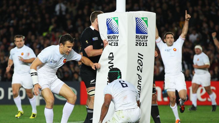 AUCKLAND, NEW ZEALAND - OCTOBER 23:  Thierry Dusautoir of France goes over to score his try during the 2011 IRB Rugby World Cup Final match between France 