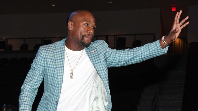 LAS VEGAS, NV - JUNE 02:  Boxer Floyd Mayweather Jr. waves as he is inducted into the Southern Nevada Sports Hall of Fame at the Orleans Arena on June 2, 2