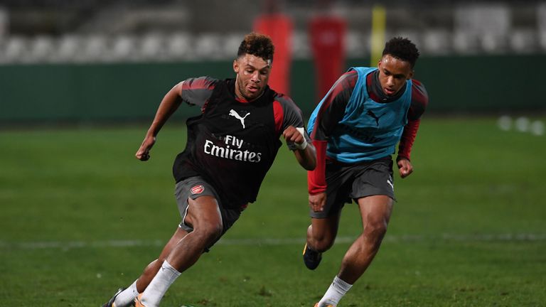 Alex Oxlade-Chamberlain is increasingly likely to leave Arsenal, according to Sky sources
