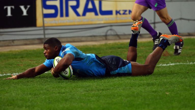Warrick Gelant of the Vodacom Bulls over for a try during the Super Rugby match between Cell C Sharks and Vodacom Bulls at 