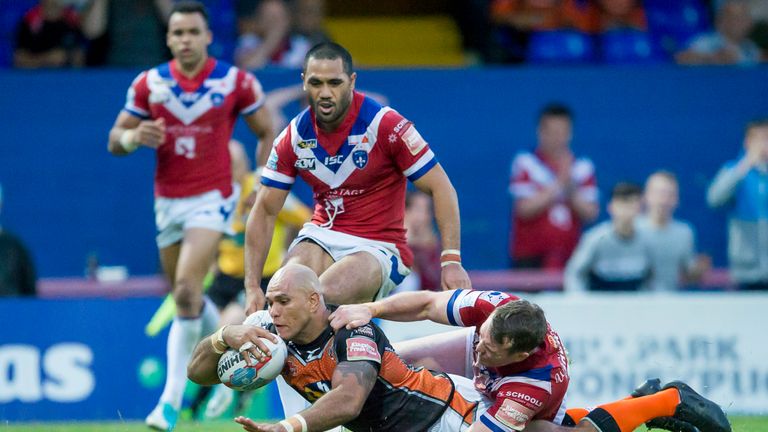 Castleford's Jake Webster scores a try to level the game against Wakefield