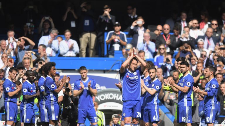 LONDON, ENGLAND - MAY 21:  John Terry of Chelsea is given a guard of honour by his team mates as he leaves the pitch during the Premier League match betwee