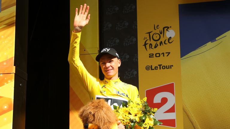 Chris Froome extended his yellow jersey lead to 27 seconds over Rigoberto Uran