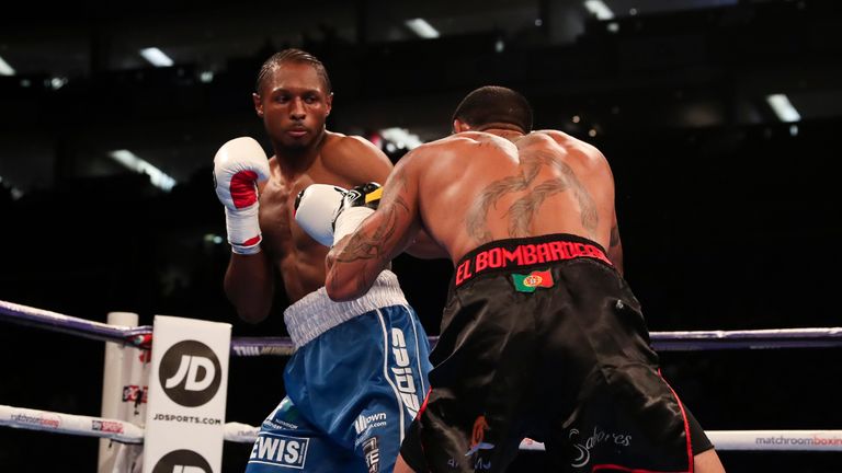 Craig Richards did not have it all his own way against his valiant Portuguese opponent