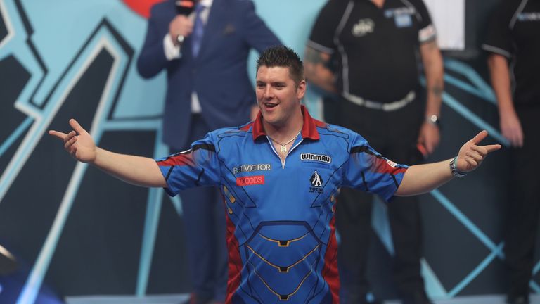 BET VICTOR WORLD MATCHPLAY 2017,.WINTER GARDENS,.BLACKPOOL,.PIC;LAWRENCE LUSTIG.SEMI FINAL.DARYL GURNEY V PETER WRIGHT.DARYL GURNEY IN ACTION
