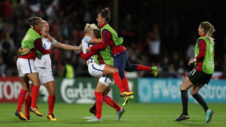 England celebrate semi final qualification