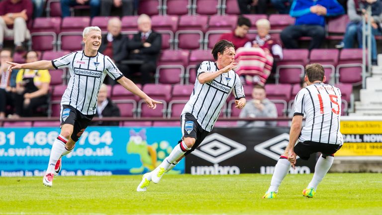 Dunfermline's Joe Cardle (centre) celebrates his fine goal at Tynecastle