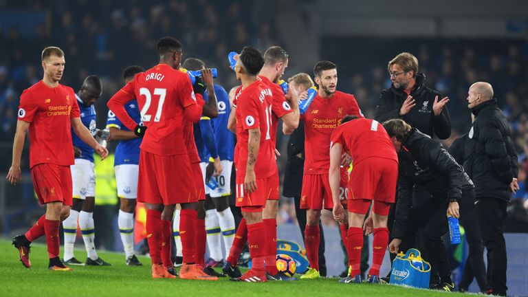LIVERPOOL, ENGLAND - DECEMBER 19:  Jurgen Klopp manager of Liverpool gives instructions during the Premier League match between Everton and Liverpool